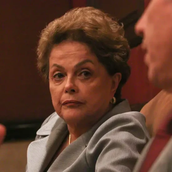 Dilma Rousseff é reconhecida como anistiada política e receberá indenização de R$ 100 mil do Estado brasileiro