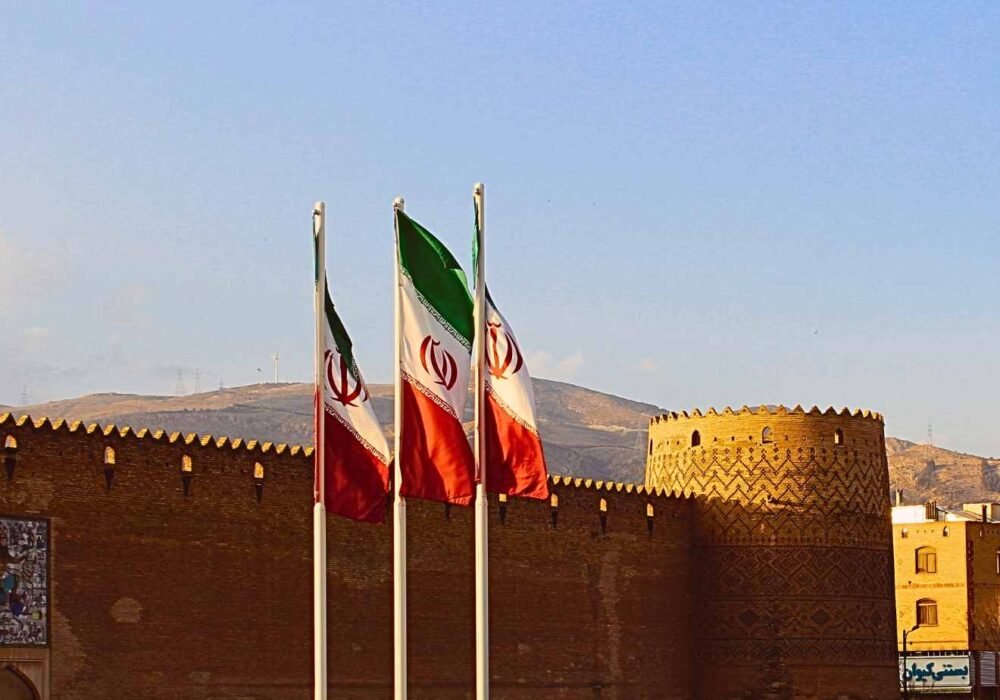 Comandante do exército iraniano promete “forte resposta” aos EUA após ataques